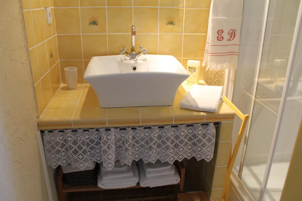 Maison D'Hotes Las Baillargues De Haut Mouchan Rum bild